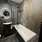 Apartman Industrial Designer Style 5 Persons 24 7 Check In