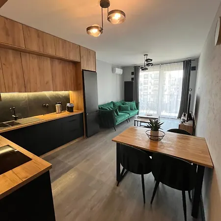 Apartment Industrial Designer Style 5 Persons 24 7 Check In
