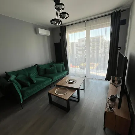 Industrial Designer Style 5 Persons 24 7 Check In