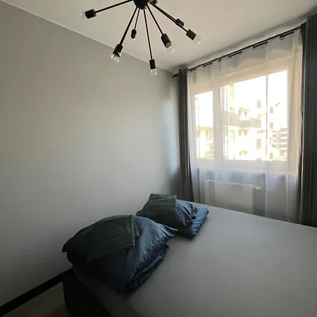 Industrial Designer Style 5 Persons 24 7 Check In Varsovie