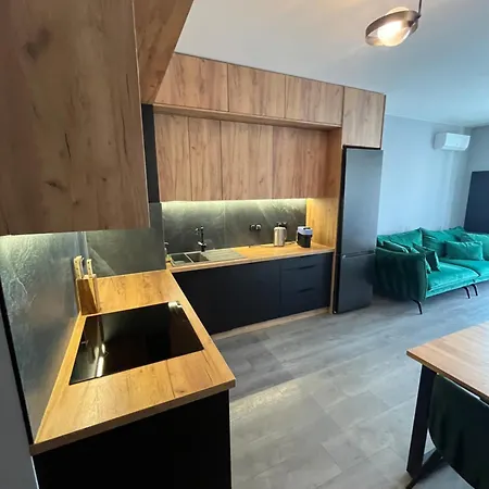 Industrial Designer Style 5 Persons 24 7 Check In Apartment *