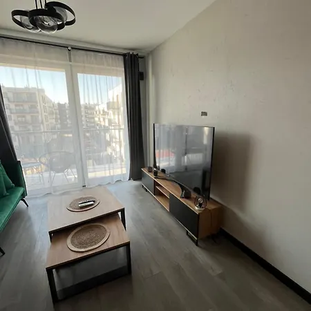 Industrial Designer Style 5 Persons 24 7 Check In