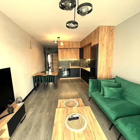 Industrial Designer Style 5 Persons 24 7 Check In Apartment