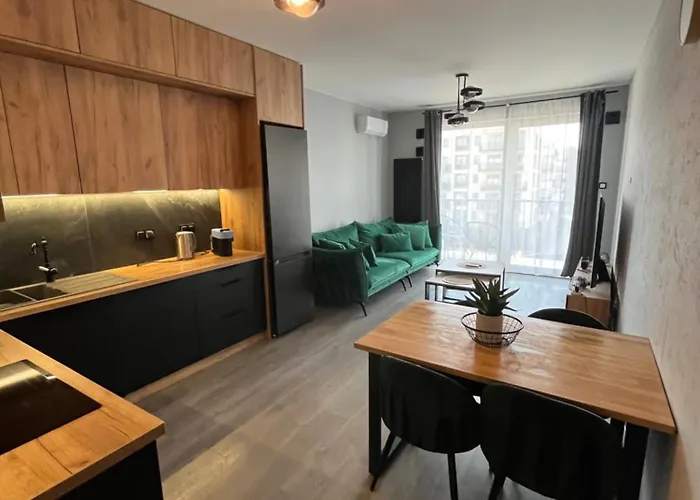 Apartman Industrial Designer Style 5 Persons 24 7 Check In