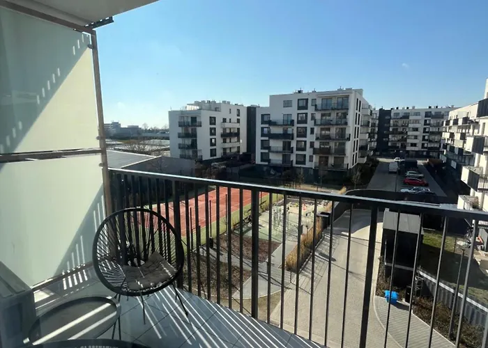 Industrial Designer Style 5 Persons 24 7 Check In شقة