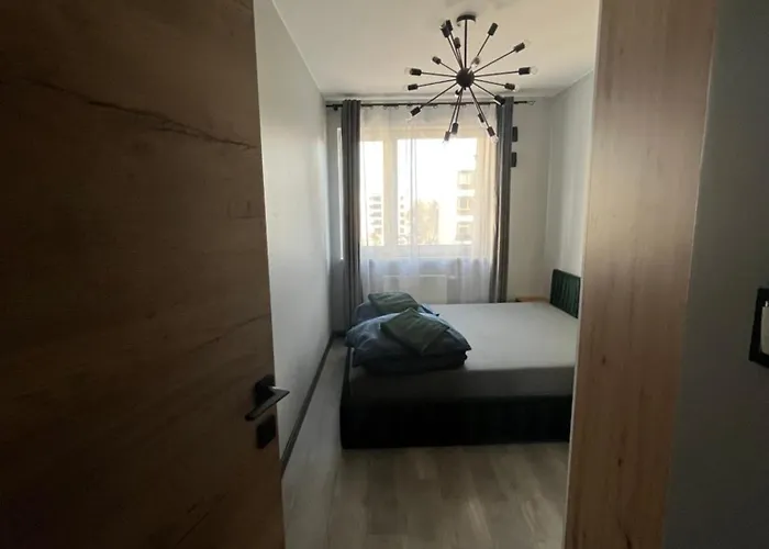 Industrial Designer Style 5 Persons 24 7 Check In شقة وارسو