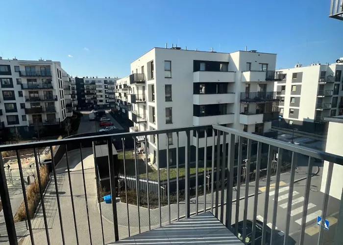 Industrial Designer Style 5 Persons 24 7 Check In *