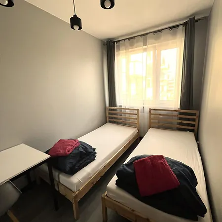 Industrial Designer Style 5 Persons 24 7 Check In *