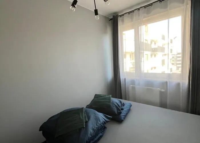 Industrial Designer Style 5 Persons 24 7 Check In Warsaw