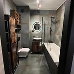 Industrial Designer Style 5 Persons 24 7 Check In *